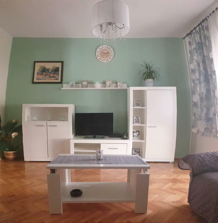 Appartamento Apartman Vesna Pag Pag Town Esterno foto
