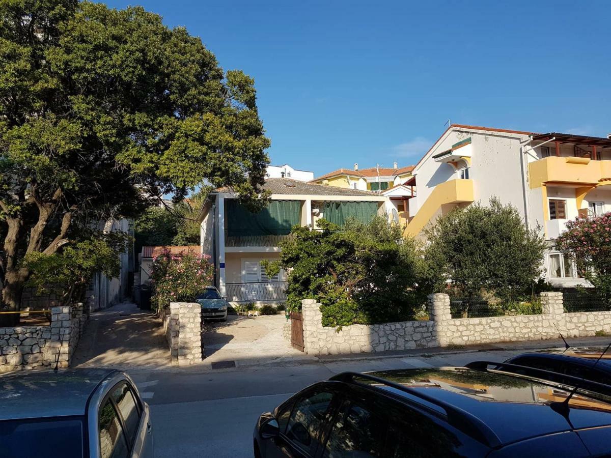 Appartamento Apartman Vesna Pag Pag Town Esterno foto